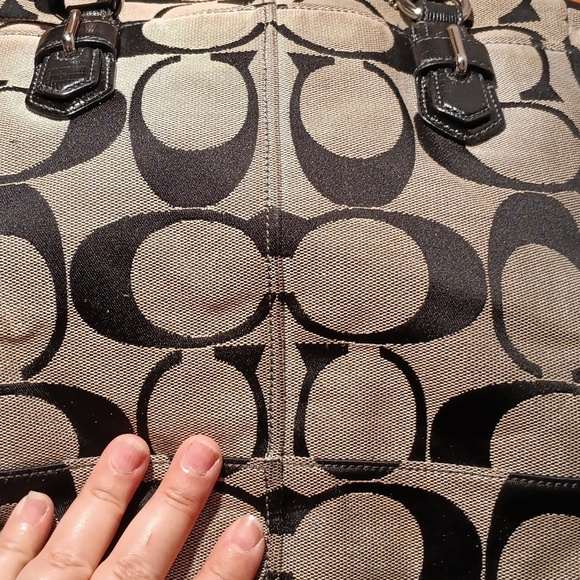 Coach Stylish Black and Tan Women's Bag - Picture 9 of 12